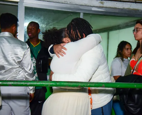 
					Filha de Arlindo Cruz cai no choro ao lembrar últimos momentos do pai
				
				