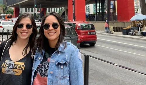 
					Filha de Leonardo se declara para namorada: 'Esteve comigo quando caí'
				
				