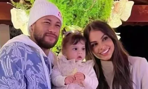 
					Filha de Neymar passa por cirurgia de emergência e mãe posta foto
				
				