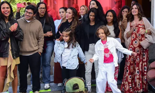 
					Filhas de Ivete Sangalo roubam a cena em gravação e altura surpreende
				
				