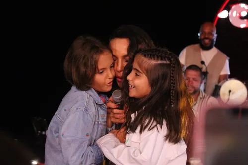 
					Filhas de Ivete Sangalo roubam a cena em gravação e altura surpreende
				
				