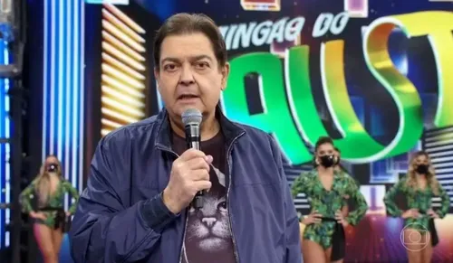 
					Faustão é extubado e apresenta melhora após transplantes
				
				