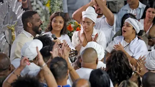 
					Filha de Arlindo Cruz cai no choro ao lembrar últimos momentos do pai
				
				