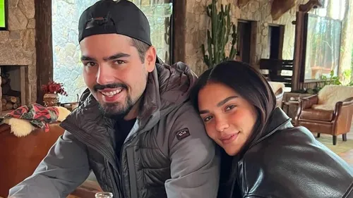 
					Faustão surge em fotos raras ao lado da esposa e filhos: 'A resposta'
				
				