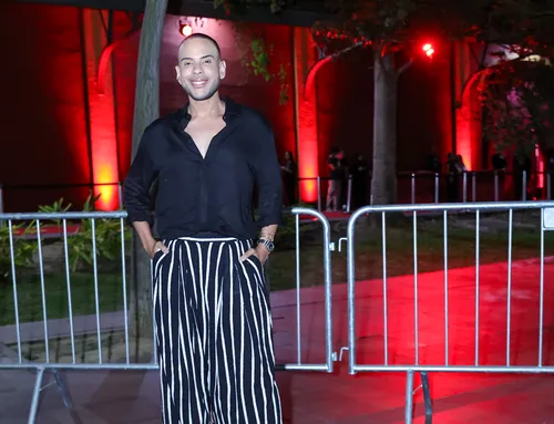 
					Filho de Luciano Huck dá festão de 18 anos com famosos; FOTOS
				
				