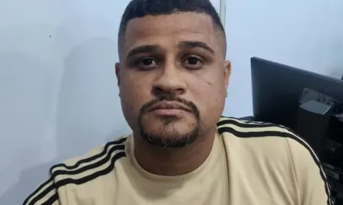 
				
					Foragido é preso com identidade falsa em camarote de festa na Bahia
				
				