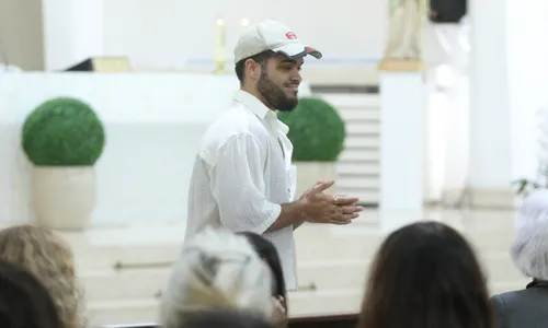 
					Fran Gil emociona ao falar de estado da filha após morte de Preta Gil
				
				