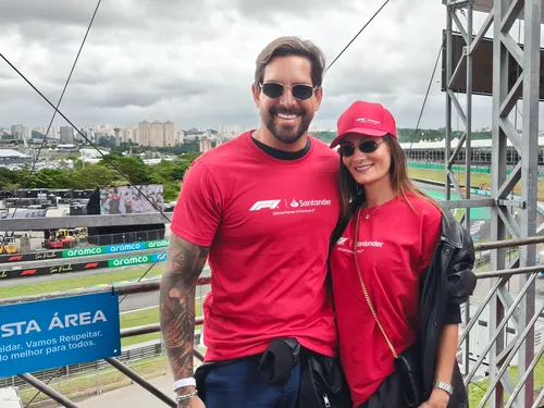 
					GP do Brasil de Fórmula 1: veja looks de famosos como Bruna Marquezine
				
				