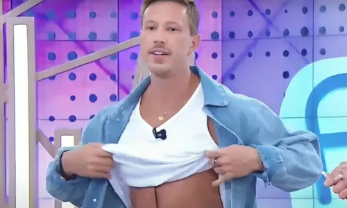 
				
					Gabriel Cartolano toma decisão e pode deixar elenco do 'Fofocalizando'
				
				
