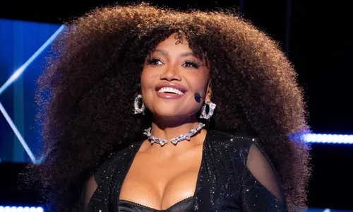 
					Gaby Amarantos revela que perdeu 14 kg com 'super-chuca': '300 litros'
				
				