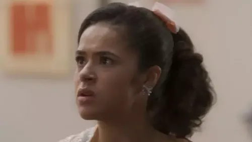 
				
					'Garota do Momento': Bia revela segredo, é castigada e perde tudo
				
				