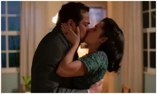 
				
					'Garota do Momento': nova gravidez movimenta final da novela
				
				