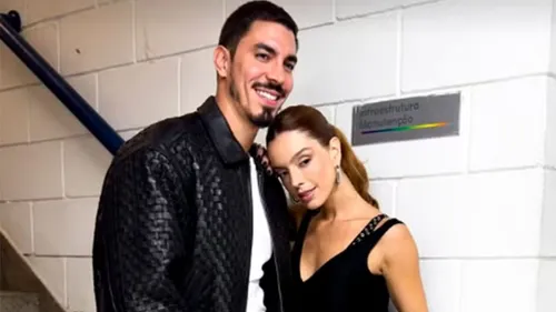 
				
					Giovanna Lancellotti rouba a cena no 'Domingão com Huck'; VÍDEO
				
				