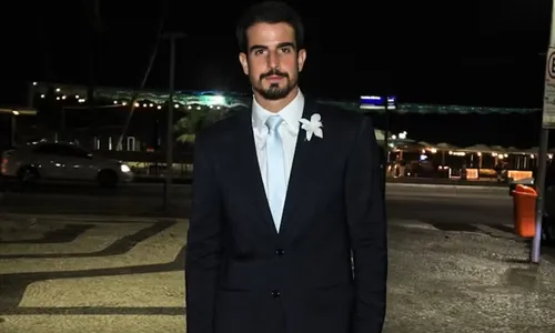 
				
					Giovanna Lancelotti abre álbum de fotos de casamento com Gabriel David
				
				