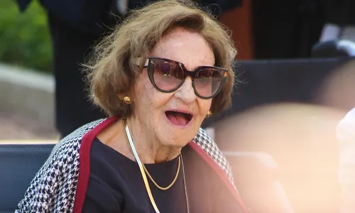 
					Globo emociona veteranos e inaugura Calçada da Fama; veja fotos
				
				