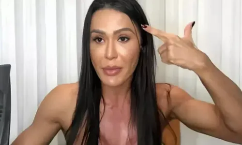 
					Gracyanne Barbosa mostra machucado após assalto: 'Lateral da cabeça'
				
				