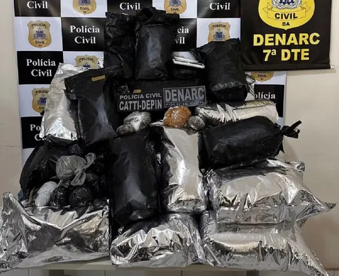 
					Homem é preso após maconha ser encontrada em forro de casa da Bahia
				
				