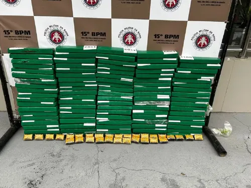 
					Homem é preso com quase 100 quilos de maconha em carro na Bahia
				
				