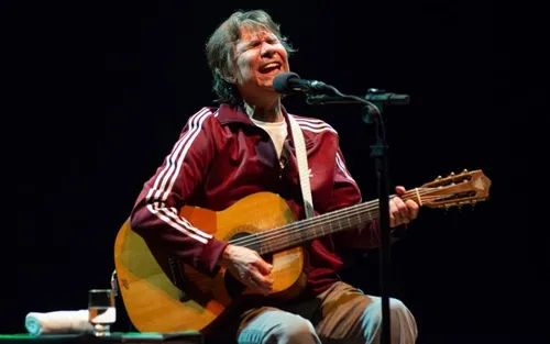 
					Ídolo da MPB, Lô Borges morre aos 73 anos
				
				