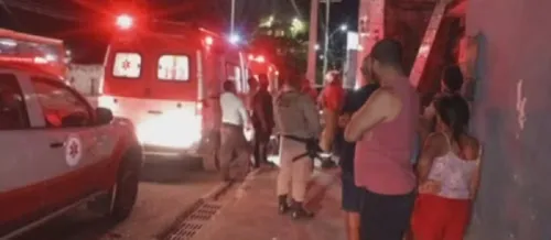 
					Idoso morre após escada desabar e cair em cima dele em Salvador
				
				