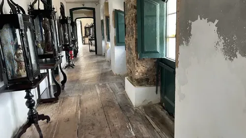 
					'Igreja de ouro' segue interditada em Salvador 6 meses após tragédia
				
				