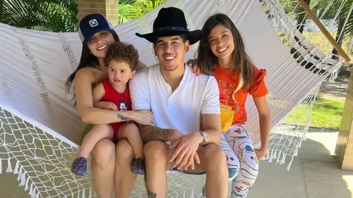 
					Ingra Soares anuncia fim do casamento com Zé Vaqueiro em desabafo
				
				