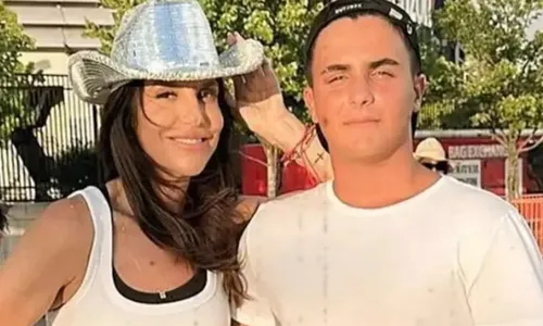 
					Ivete Sangalo declara desejo de se tornar sogra: 'Fazer acontecer'
				
				