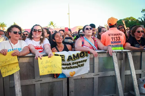 
					Ivete toca Tá Solteira, Mas Não Tá Sozinha e Mumuzinho detona Leo Dias
				
				