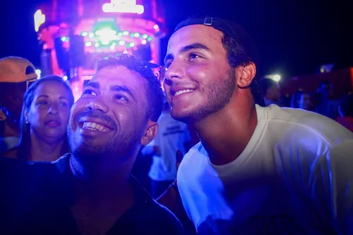 
					Ivete Sangalo estreia 'Clareou' em Salvador, em 1⁠º show após divórcio
				
				