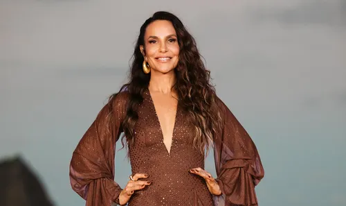 
					Ivete Sangalo reage a fã comprometido que beijou amante em gravação
				
				