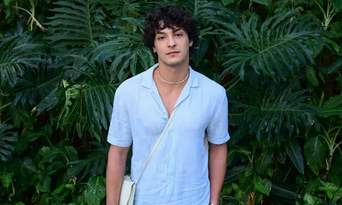 
					Ivete Sangalo reúne filho e famosos em gravação no Rio; veja looks
				
				