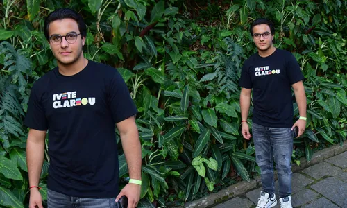 
					Ivete Sangalo reúne filho e famosos em gravação no Rio; veja looks
				
				