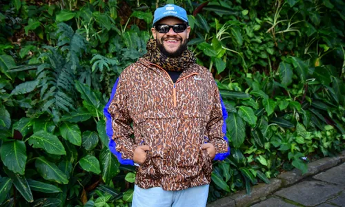 
					Ivete Sangalo reúne filho e famosos em gravação no Rio; veja looks
				
				