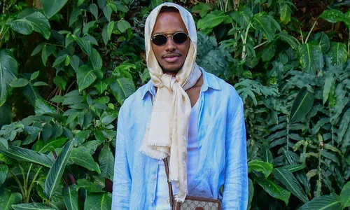 
					Ivete Sangalo reúne filho e famosos em gravação no Rio; veja looks
				
				