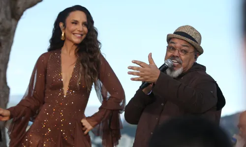 
					Ivete Sangalo reúne filho e famosos em gravação no Rio; veja looks
				
				