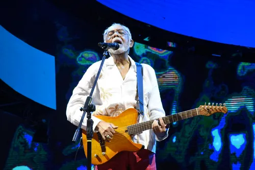 
					Ivete Sangalo se declara para Gilberto Gil após show em Salvador
				
				