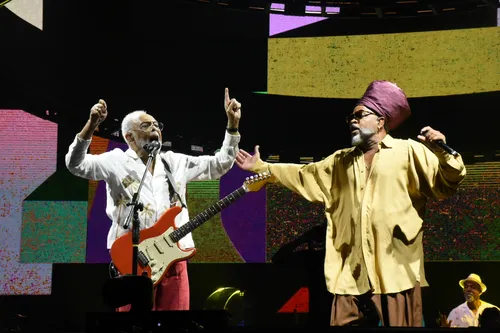 
					Ivete Sangalo se declara para Gilberto Gil após show em Salvador
				
				