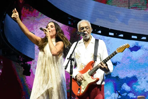 
					Ivete Sangalo se declara para Gilberto Gil após show em Salvador
				
				