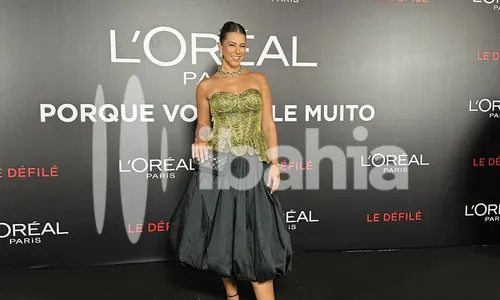 
					Jessica Senra brilha no Le Défilé e dispensa salto alto; veja look
				
				