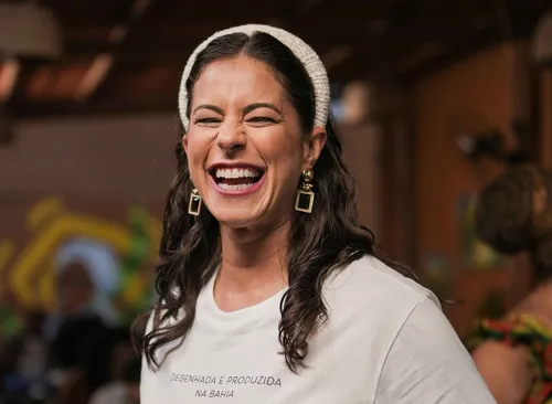   					Jessica Senra é apresentadora do Le Défilé; VEJA DETALHES  				  				