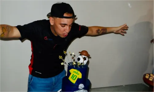 
					João Gomes abre álbum de fotos em aniversário: 'Jovem mais idoso'
				
				