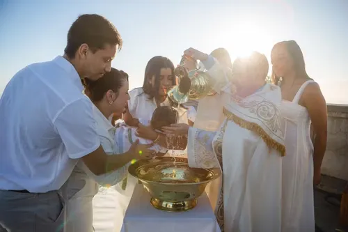 
					João Gomes batiza filhos em evento luxuoso no Cristo Redentor; FOTOS
				
				