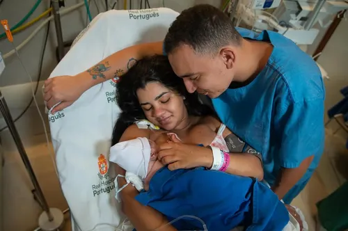 
					João Gomes e Ary Mirelle mostram fotos do nascimento do 2º filho; veja
				
				