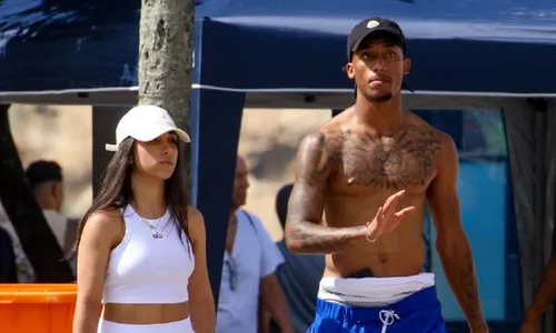 
					Jogador do Chelsea que namorou Mel Maia é flagrado com nova namorada
				
				