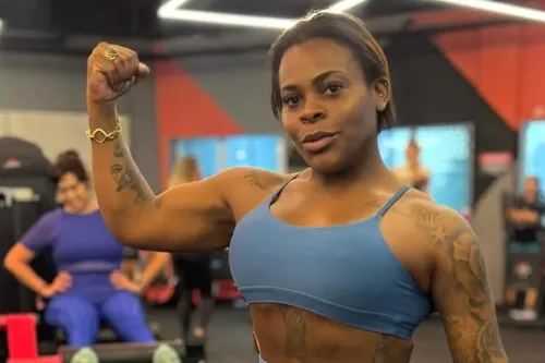 
					Jojo Todynho abre o jogo sobre uso de 'bomba' após perder 80 kg
				
				