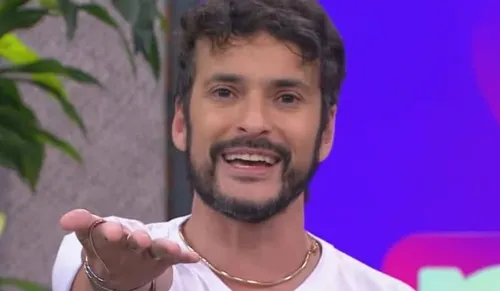   					Jornalista ex-RedeTV! está confirmado em 'A Fazenda 17'  				  				