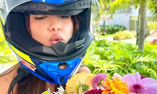 
					Juliette ganha moto do noivo em aniversário; valor impressiona
				
				