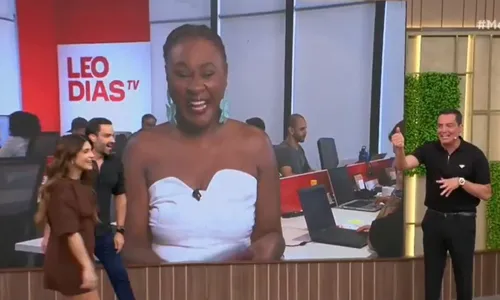   					Léo Dias 'demite' repórter ao vivo após ser exposto: 'Passa no RH'  				  				