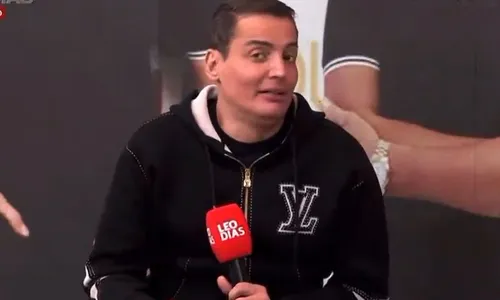 
					Leo Dias chora com Cariúcha em festa do SBT e web reage: 'Velório'
				
				