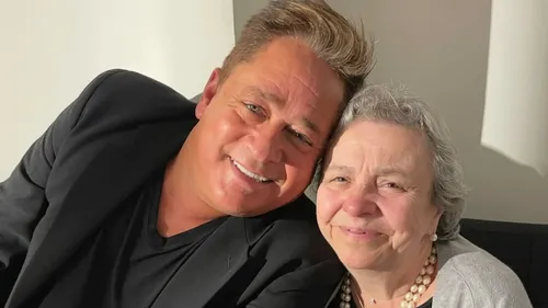 
					Leonardo lamenta morte da assessora Ede Cury em desabafo emocionante
				
				